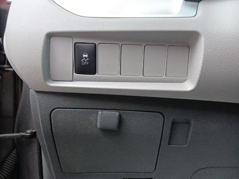 Used 2015 Toyota Sienna L FWD image 17