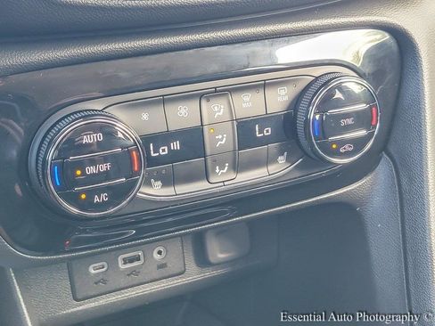 Used 2021 Buick Encore GX Select image 15