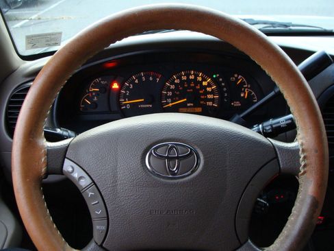 Used 2004 Toyota Tundra SR5 image 14