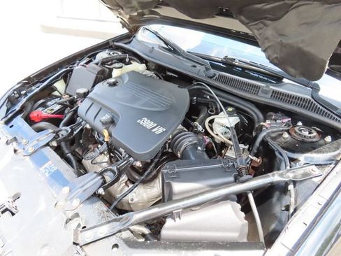 Used 2011 Chevrolet Impala LTZ FWD image 32