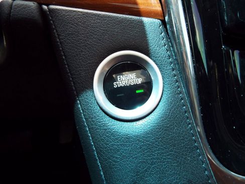 Used 2017 Cadillac Escalade Premium Luxury w/ LPO, Radiant Package image 15