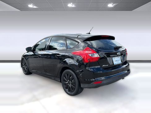Used 2012 Ford Focus SE FWD image 3