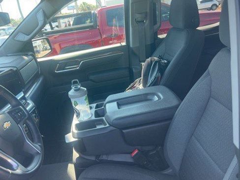 Used 2023 Chevrolet Silverado 1500 LT image 9