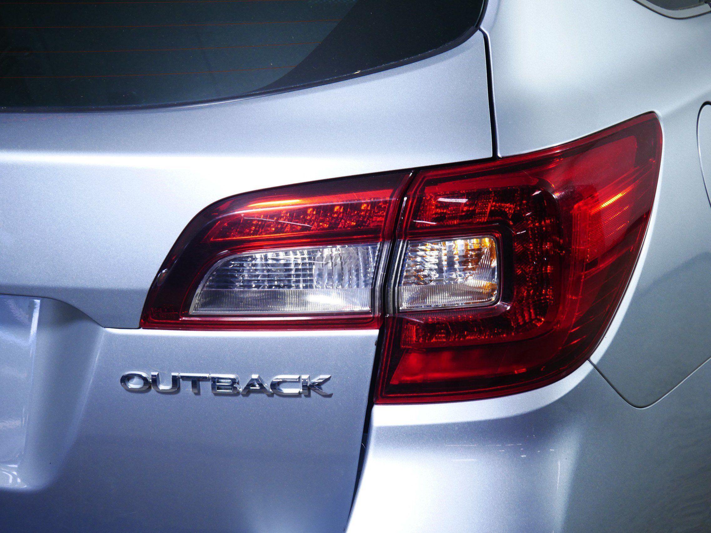 Used 2019 Subaru Outback 2.5i AWD/4WD image 17