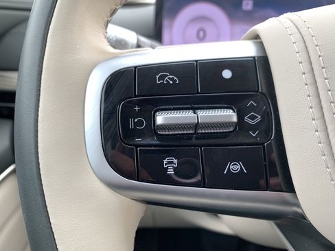 Used 2025 Genesis GV80 3.5T Prestige image 19