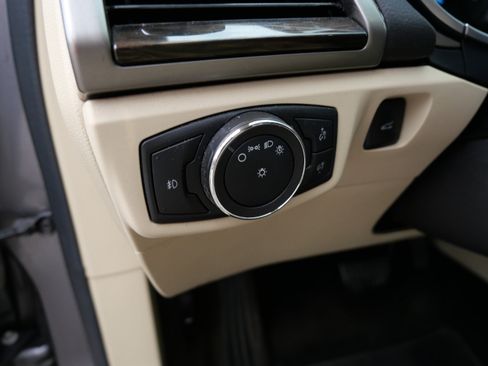 Used 2014 Ford Fusion SE w/ Equipment Group 202A FWD image 24