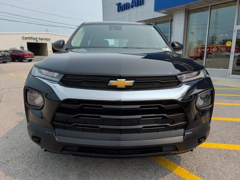 Used 2022 Chevrolet TrailBlazer LS FWD image 2