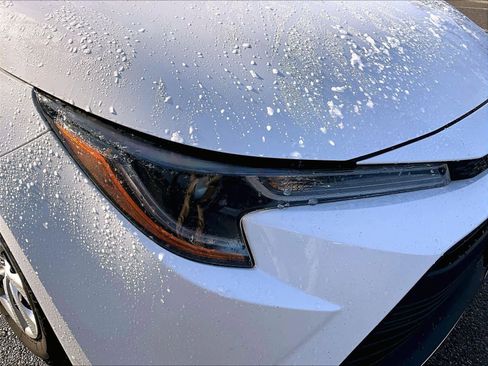 Used 2025 Toyota Corolla LE image 32