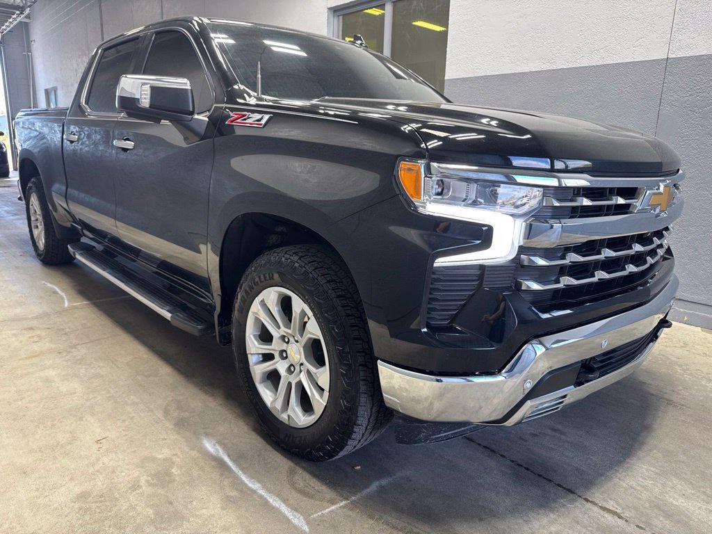 Used 2023 Chevrolet Silverado 1500 LTZ w/ LTZ Premium Package AWD/4WD image 6