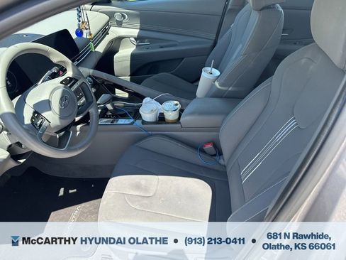Used 2023 Hyundai Elantra SEL w/ Convenience Package FWD image 10
