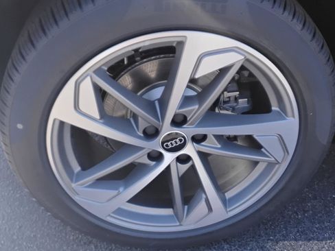 New 2025 Audi Q3 2.0T Premium image 11