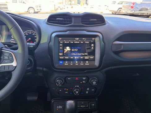 Used 2023 Jeep Renegade Altitude AWD/4WD image 16