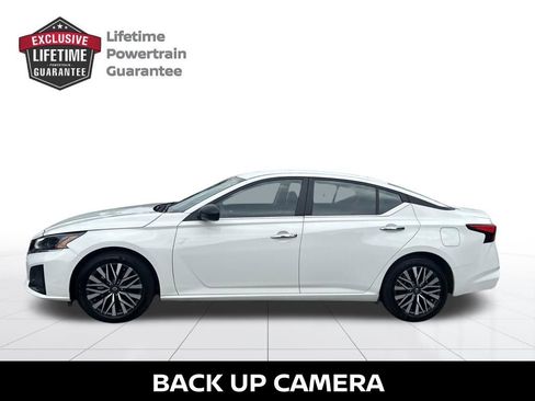 Certified 2025 Nissan Altima 2.5 SV FWD image 2