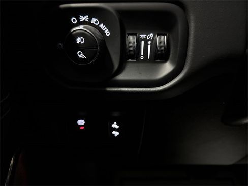 Used 2021 RAM 1500 Limited w/ Night Edition image 19