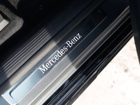 Certified 2023 Mercedes-Benz EQS 580 4MATIC SUV image 37