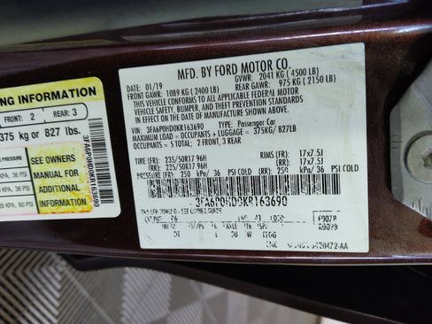 Used 2019 Ford Fusion SE FWD image 33
