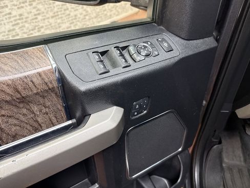 Used 2017 Ford F250 Lariat w/ Lariat Value Package image 21