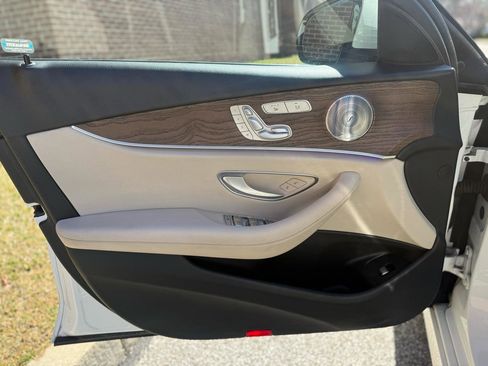 Used 2017 Mercedes-Benz E 300 4MATIC image 42