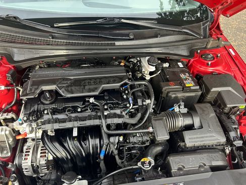 Used 2024 Hyundai Elantra SEL image 29