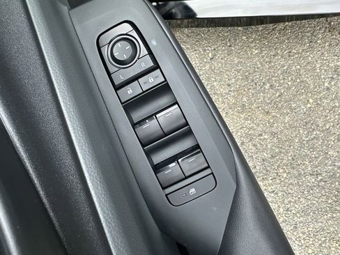 Used 2025 Toyota Prius LE image 26