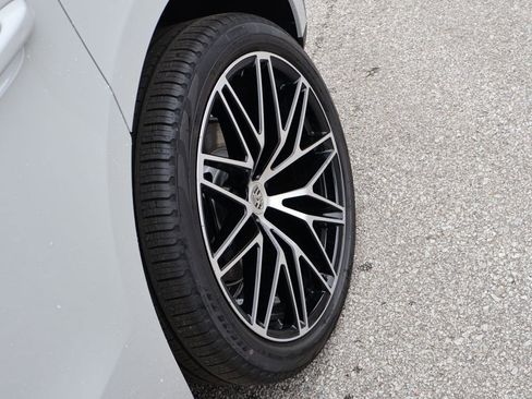 New 2026 Porsche Macan image 36