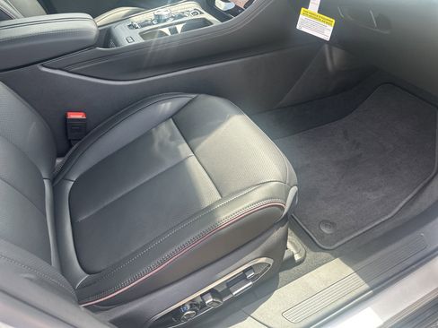 New 2025 Jeep Wagoneer S Launch Edition image 28