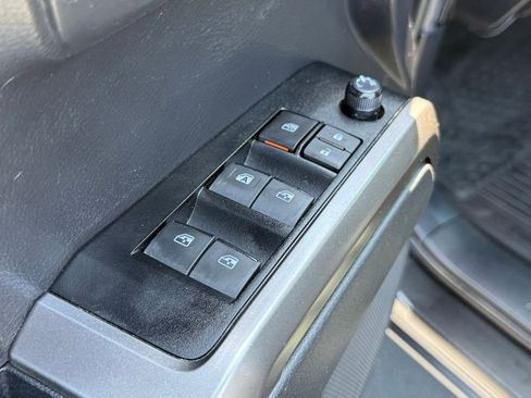 Certified 2022 Toyota Tacoma SR5 RWD image 17