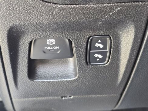 Used 2020 RAM 1500 Big Horn AWD/4WD image 20