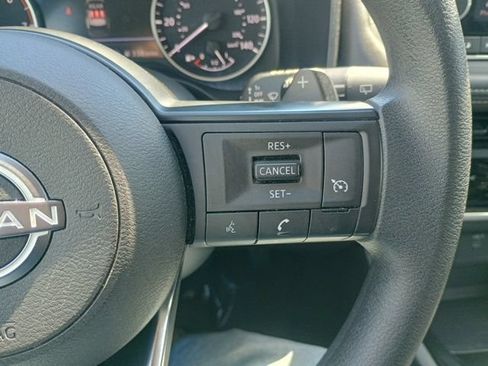 Used 2024 Nissan Rogue S AWD/4WD image 29