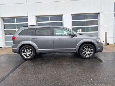 Used 2013 Dodge Journey R/T w/ Flexible Seating Group image 3