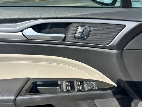 Used 2016 Ford Fusion Titanium FWD image 21
