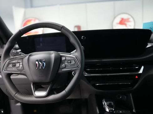 New 2026 Buick Envista Avenir FWD image 2