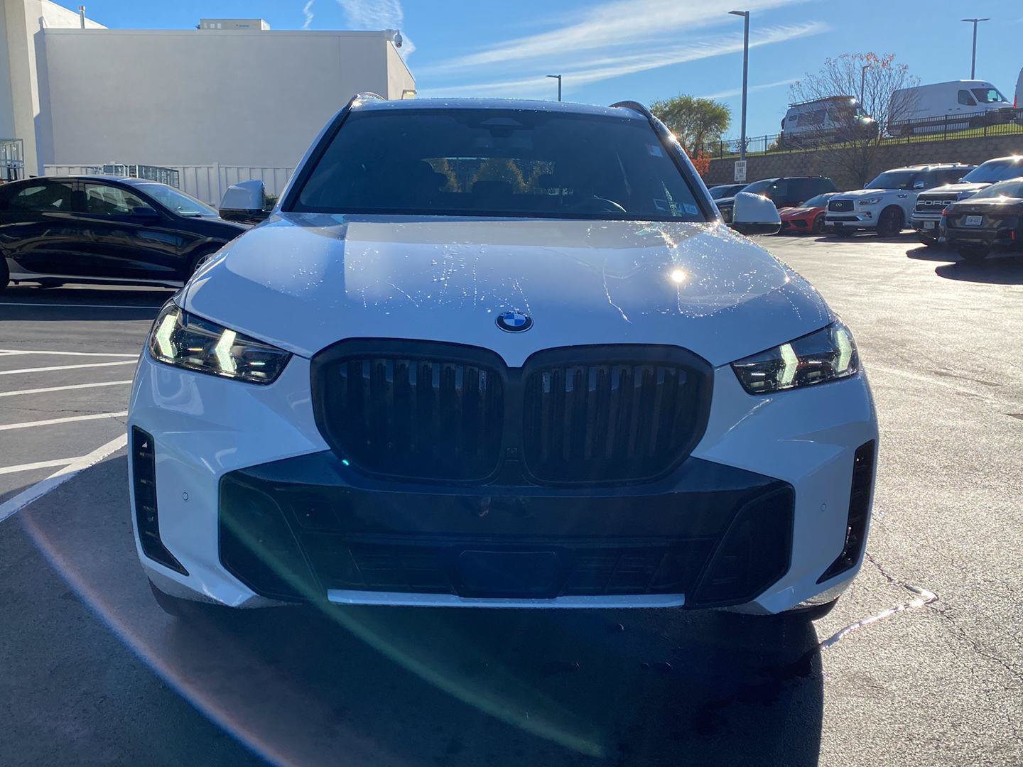 Used 2025 BMW X5 xDrive40i w/ M Sport Package AWD/4WD image 8