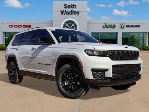 New 2025 Jeep Grand Cherokee L Altitude image 1