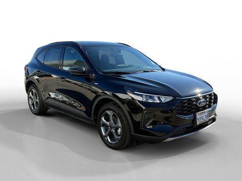 Certified 2025 Ford Escape ST-Line w/ Equipment Group 301A image 7