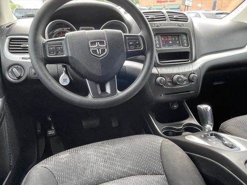 Used 2018 Dodge Journey SE w/ Blacktop Package FWD image 9