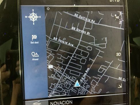 Used 2016 Volvo XC90 T5 R-Design image 11