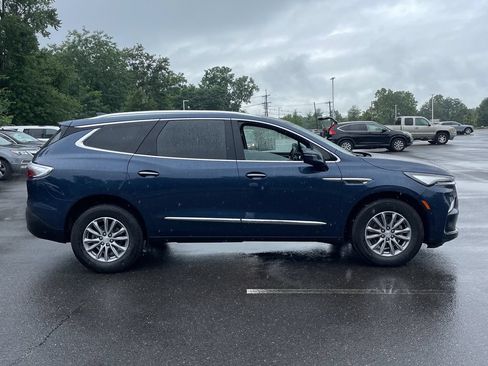 Used 2022 Buick Enclave Essence AWD/4WD image 6