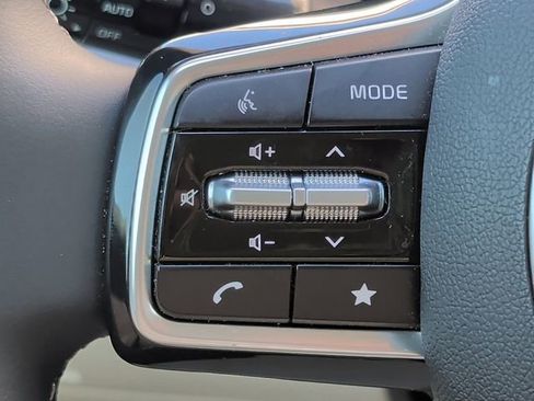 Used 2025 Kia Sorento SX image 10