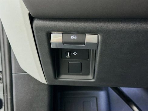 Used 2024 Land Rover Defender 110 S image 10