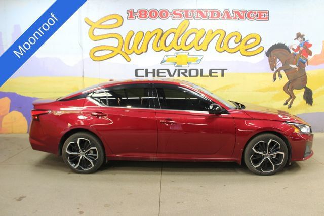 Used 2023 Nissan Altima 2.5 SR AWD/4WD image 1
