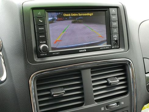 Used 2018 Dodge Grand Caravan SE w/ UConnect Hands-Free Group FWD image 21