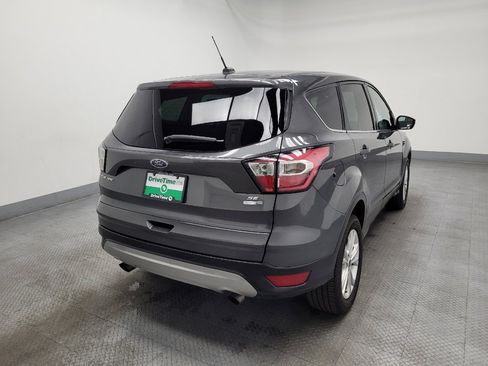 Used 2017 Ford Escape SE image 9