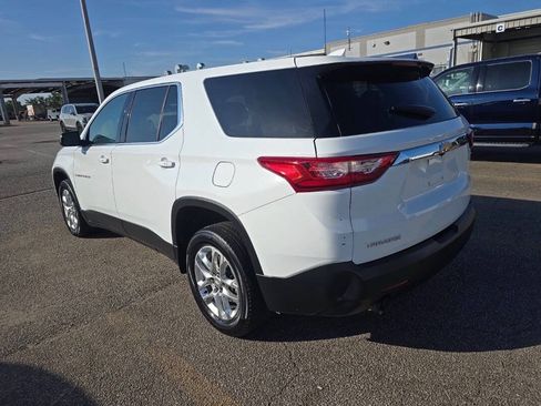 Used 2021 Chevrolet Traverse LS FWD image 4