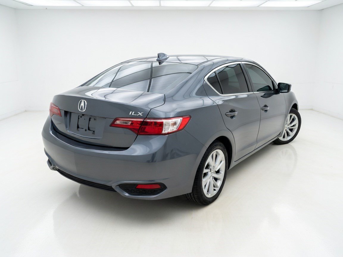 Used 2018 Acura ILX FWD image 4