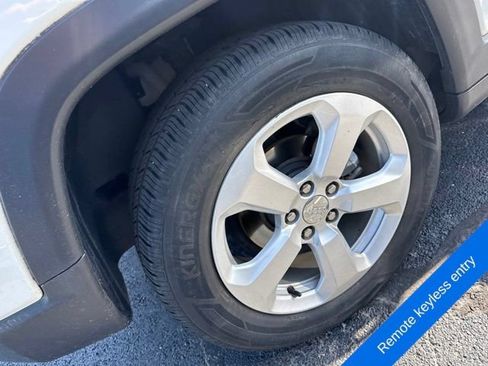 Used 2018 Jeep Compass Latitude FWD image 7