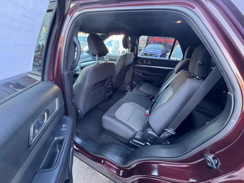 Used 2019 Ford Explorer XLT image 22