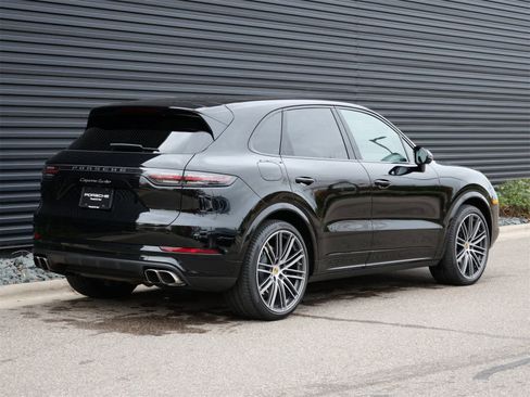Used 2022 Porsche Cayenne Turbo image 25