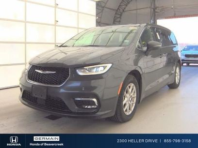 Used 2023 Chrysler Pacifica Touring-L