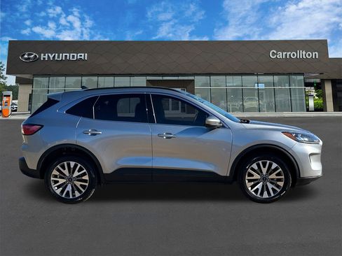 Used 2022 Ford Escape Titanium image 4